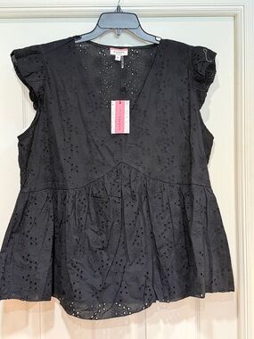 NWT Andree Black Eyelet Peplum V-Neck Blouse